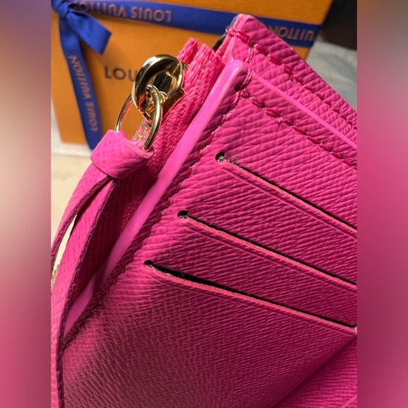 Louis Vuitton Christmas Animation 2022 Victorine Wallet - Fuchsia/Pink - Picture 11 of 11